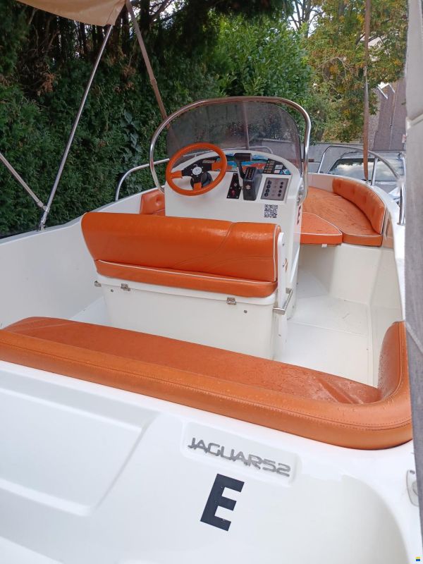 Prua al Vento Jaguar 520 hors-bord