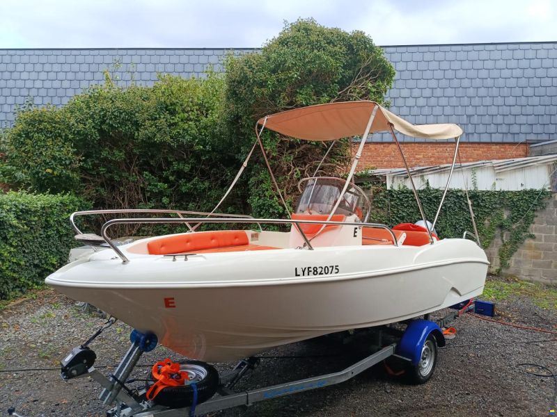 Prua al Vento Jaguar 520 hors-bord