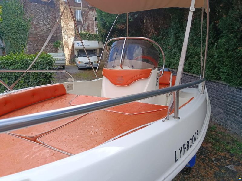 Prua al Vento Jaguar 520 hors-bord