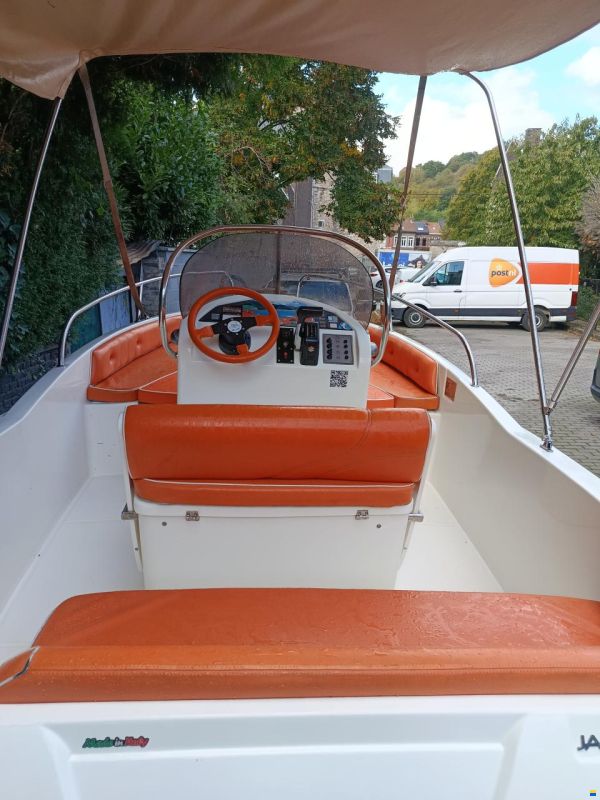Prua al Vento Jaguar 520 hors-bord