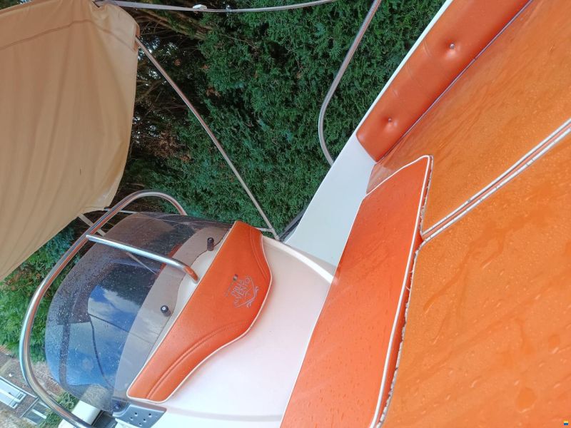 Prua al Vento Jaguar 520 hors-bord