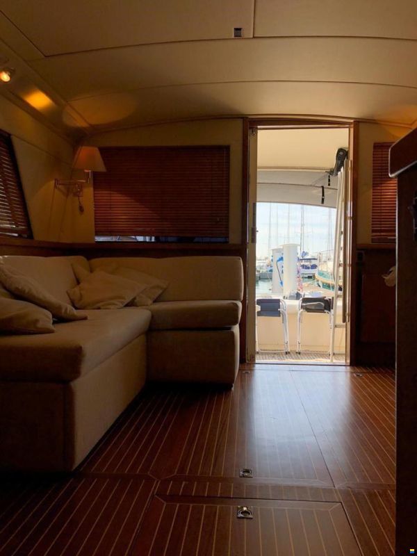 Bertram Yacht 37' Convertible