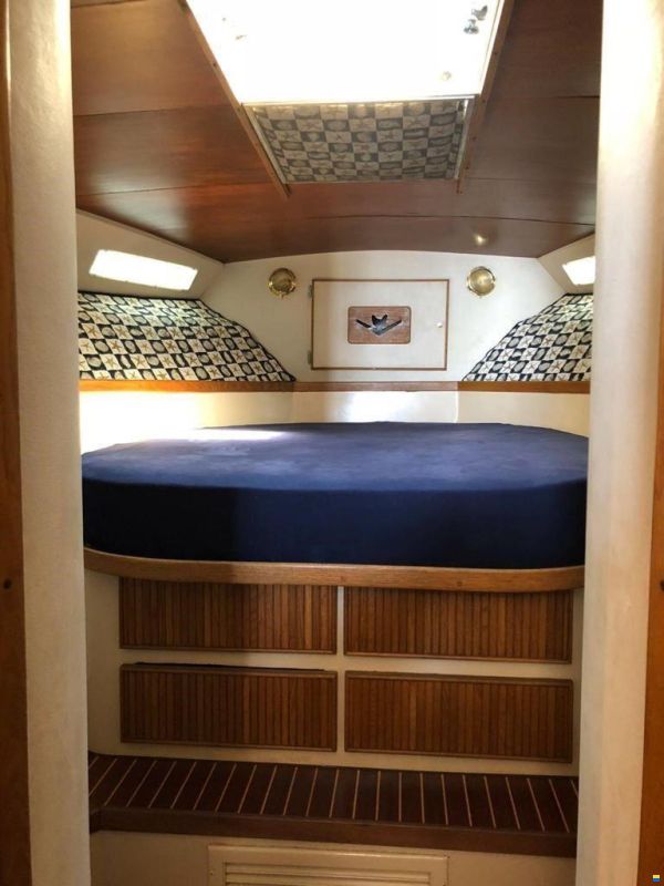 Bertram Yacht 37' Convertible