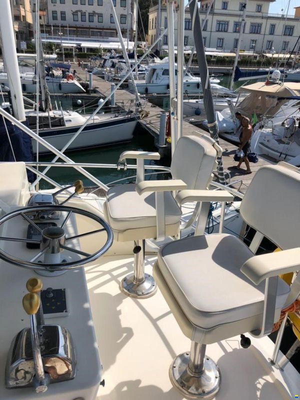 Bertram Yacht 37' Convertible