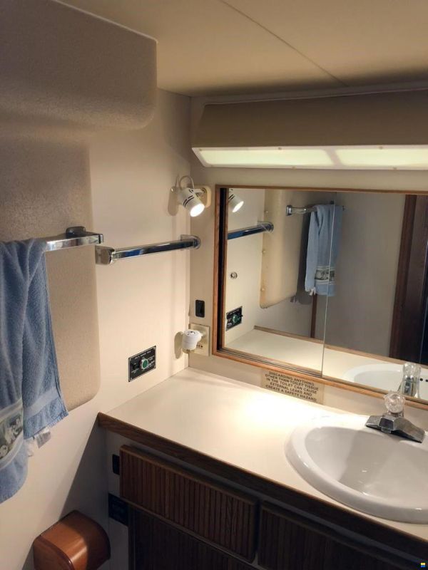 Bertram Yacht 37' Convertible
