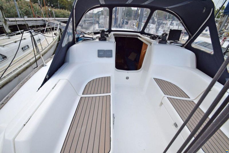 Dufour 34 Performance