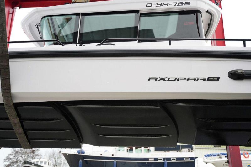 Axopar 28 Cabin