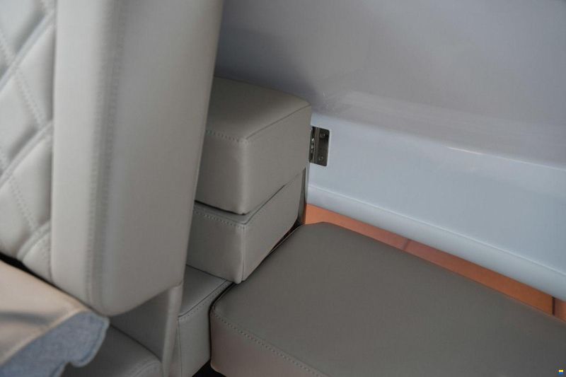 Axopar 28 Cabin