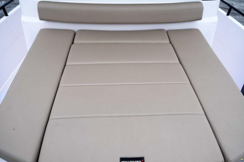 Axopar 28 Cabin