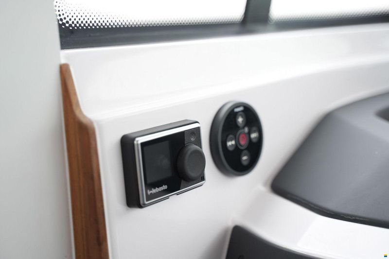 Axopar 28 Cabin