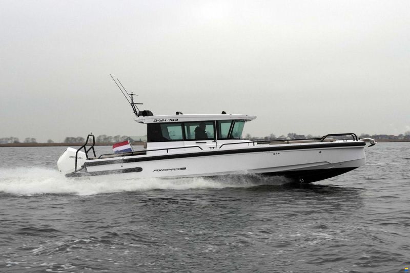 Axopar 28 Cabin