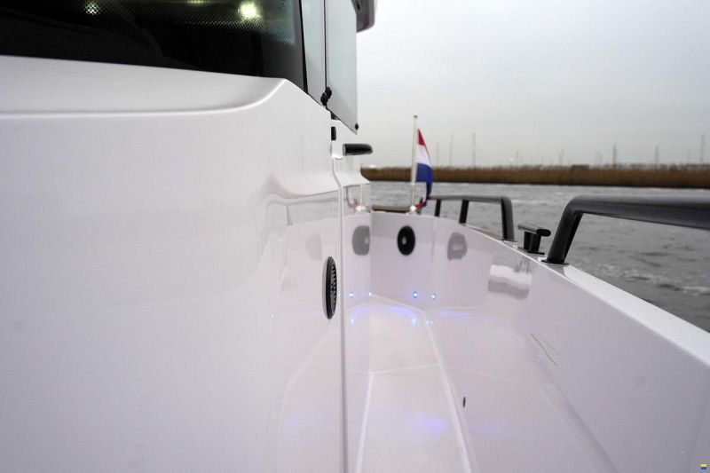 Axopar 28 Cabin