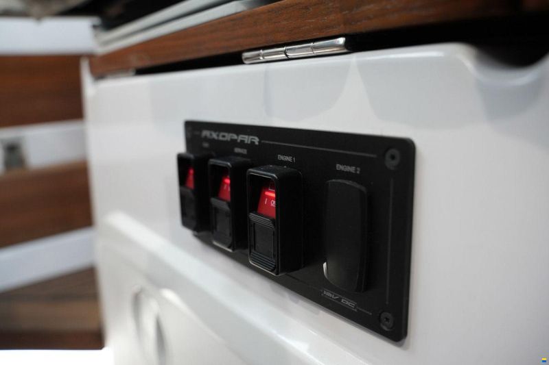 Axopar 28 Cabin