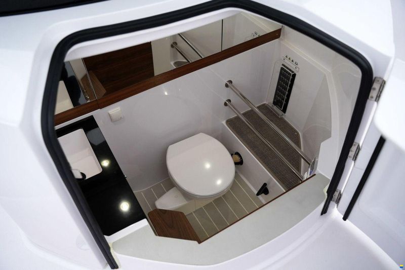 Axopar 28 Cabin