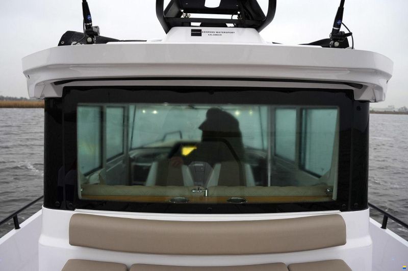 Axopar 28 Cabin