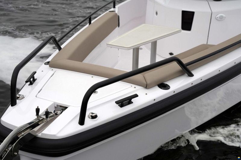 Axopar 28 Cabin