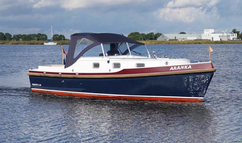 Vedette 8.20 V/OK