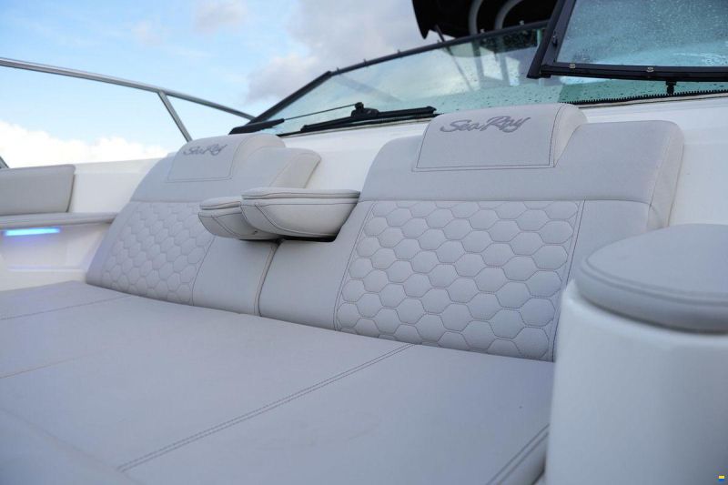 Sea Ray Sundancer 290