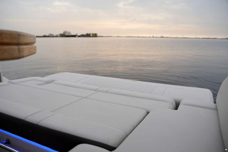 Sea Ray Sundancer 290