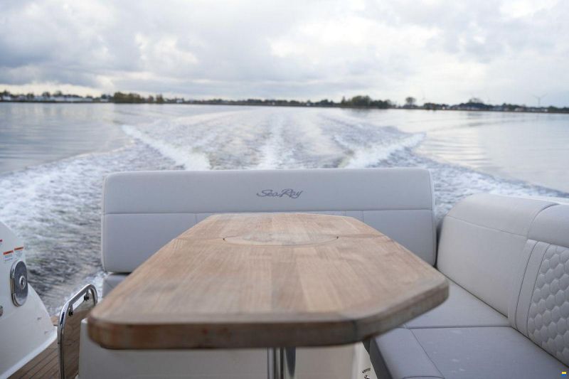 Sea Ray Sundancer 290