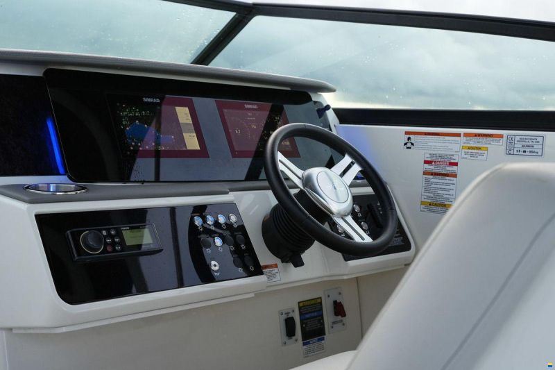 Sea Ray Sundancer 290