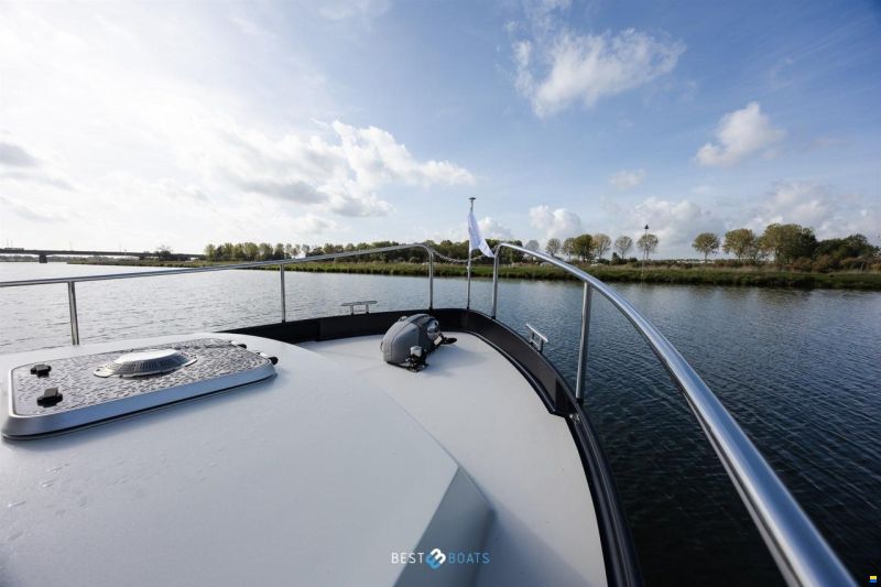 Linssen Grand Sturdy 30.9 AC Brilliant