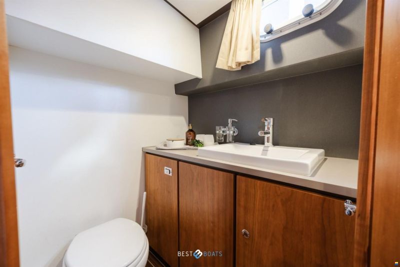 Linssen Grand Sturdy 30.9 AC Brilliant