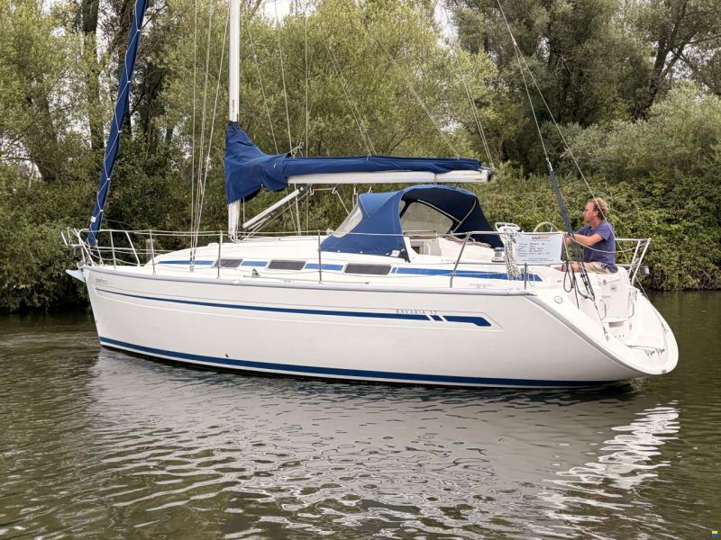 Bavaria 32