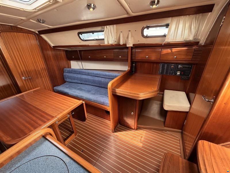 Bavaria 32