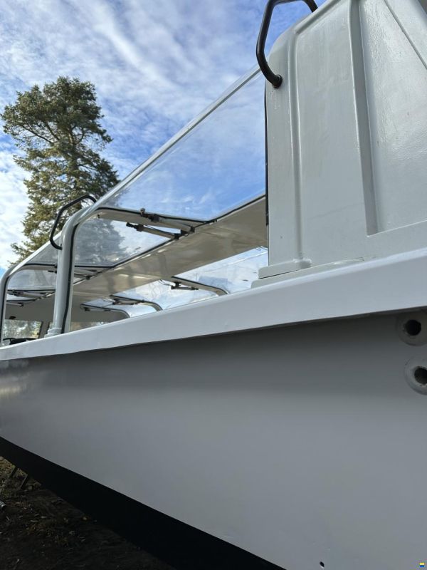 10 Ausflugsboot