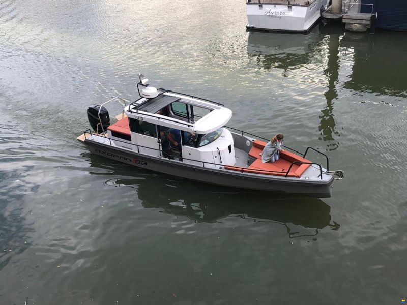 Axopar 28 AFT Cabin