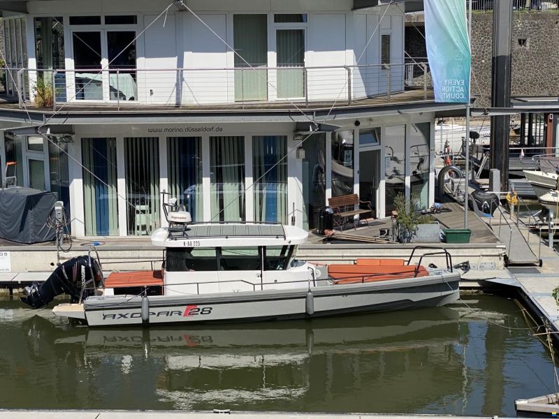 Axopar 28 AFT Cabin