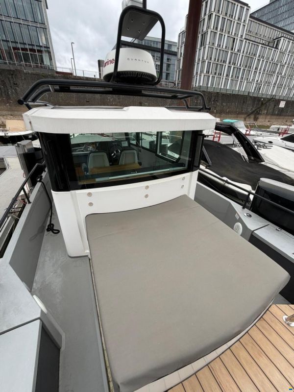 Axopar 28 AFT Cabin
