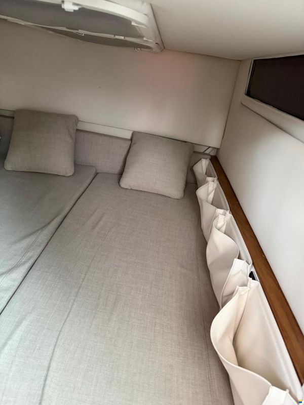 Axopar 28 AFT Cabin