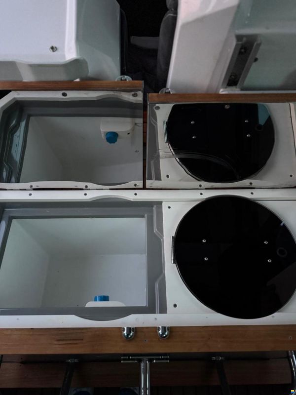 Axopar 28 AFT Cabin