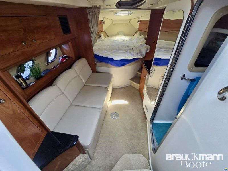 Rinker 310 Express Cruiser
