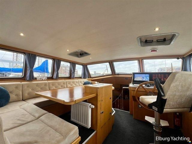 VDL Pilot 50 - Open Kuip