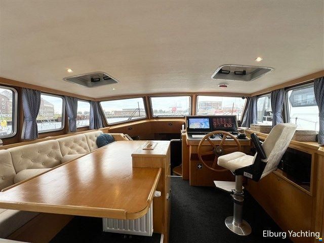 VDL Pilot 50 - Open Kuip