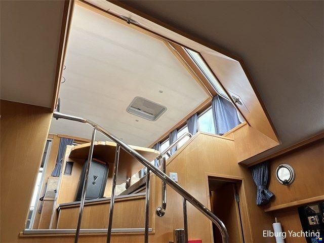 VDL Pilot 50 - Open Kuip