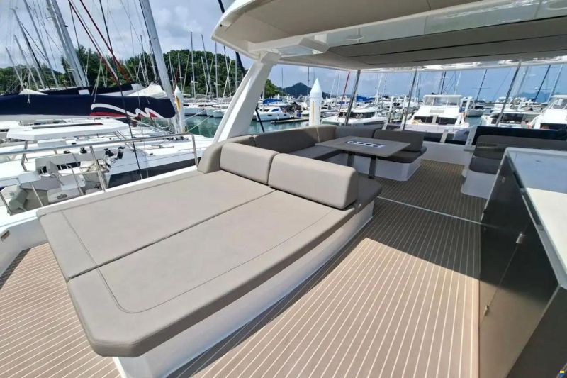 Leopard 53 Powercat