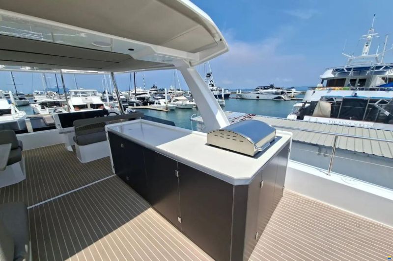 Leopard 53 Powercat