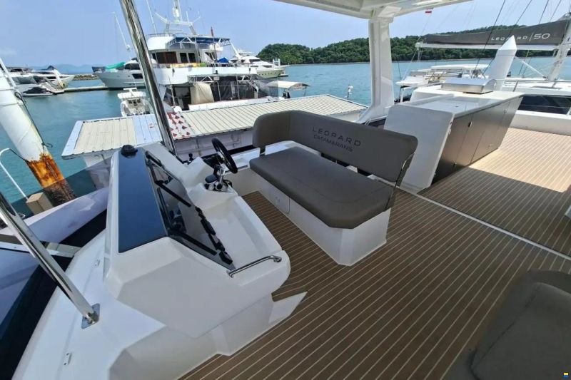 Leopard 53 Powercat