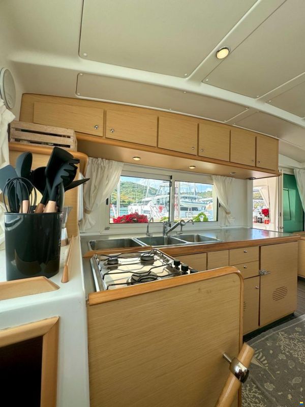 Lagoon 440