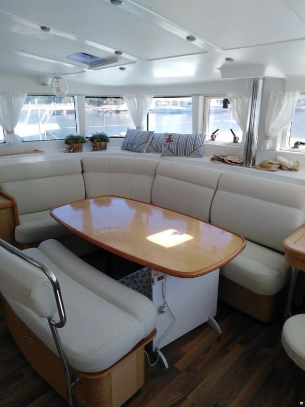 Lagoon 440