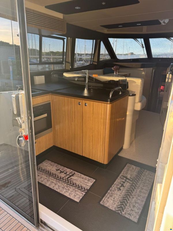 Azimut Magellano 43