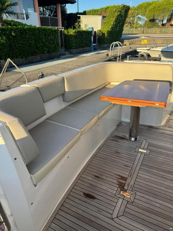 Azimut Magellano 43