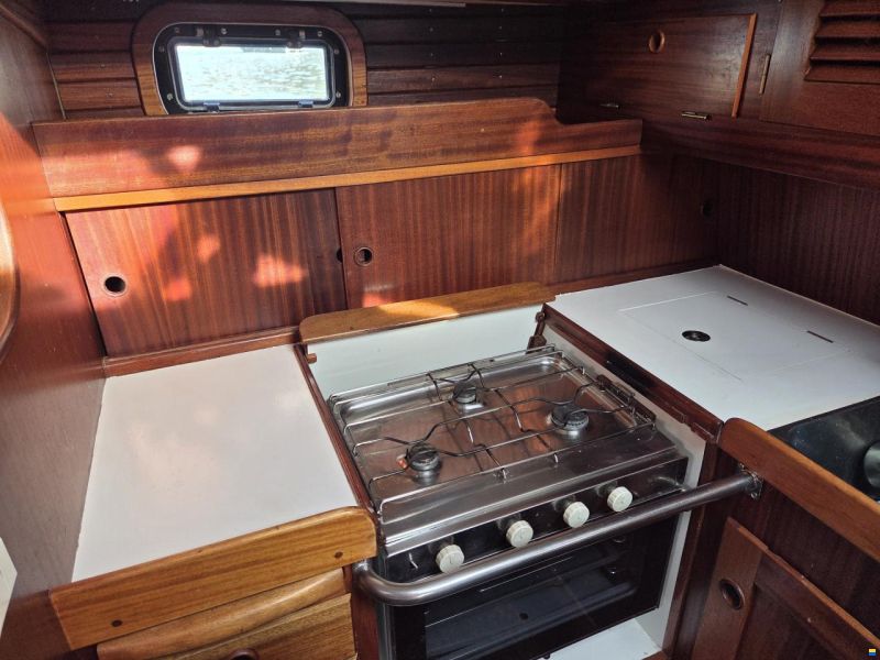 Hallberg-Rassy 382