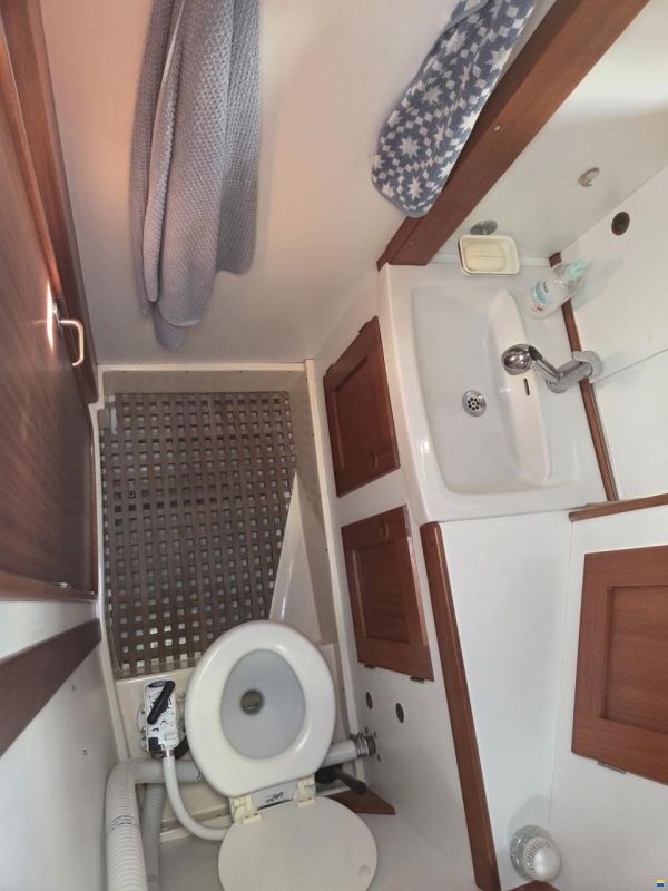 Hallberg-Rassy 382