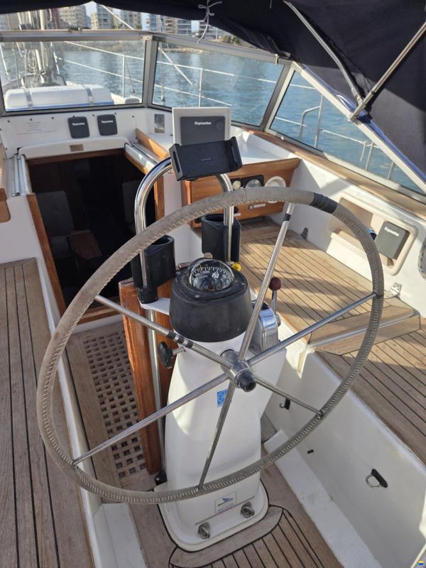 Hallberg-Rassy 382