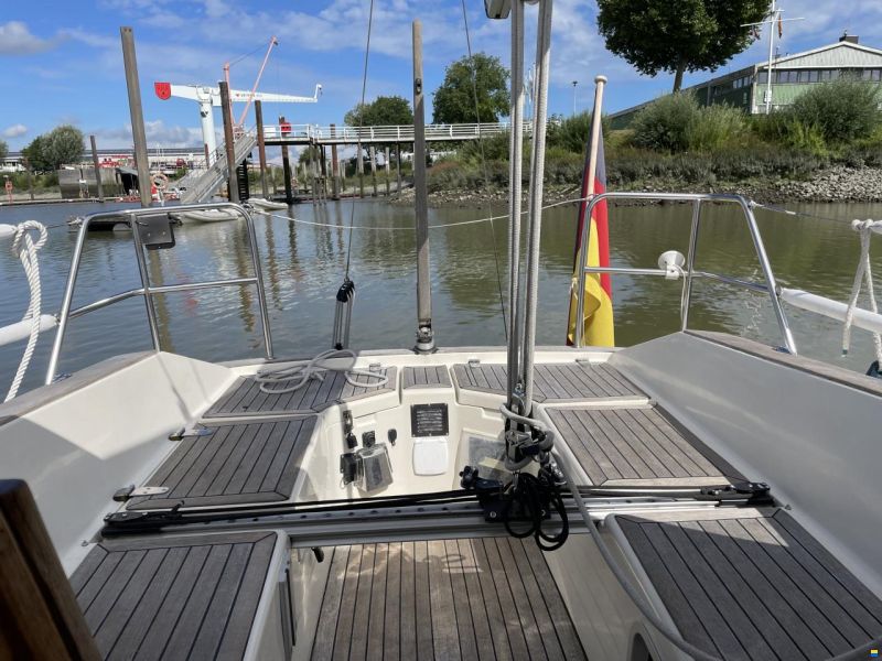 Hanse 331
